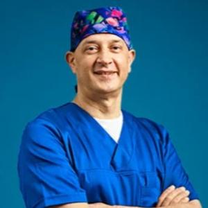 Dr. Yasir Titi Oculista